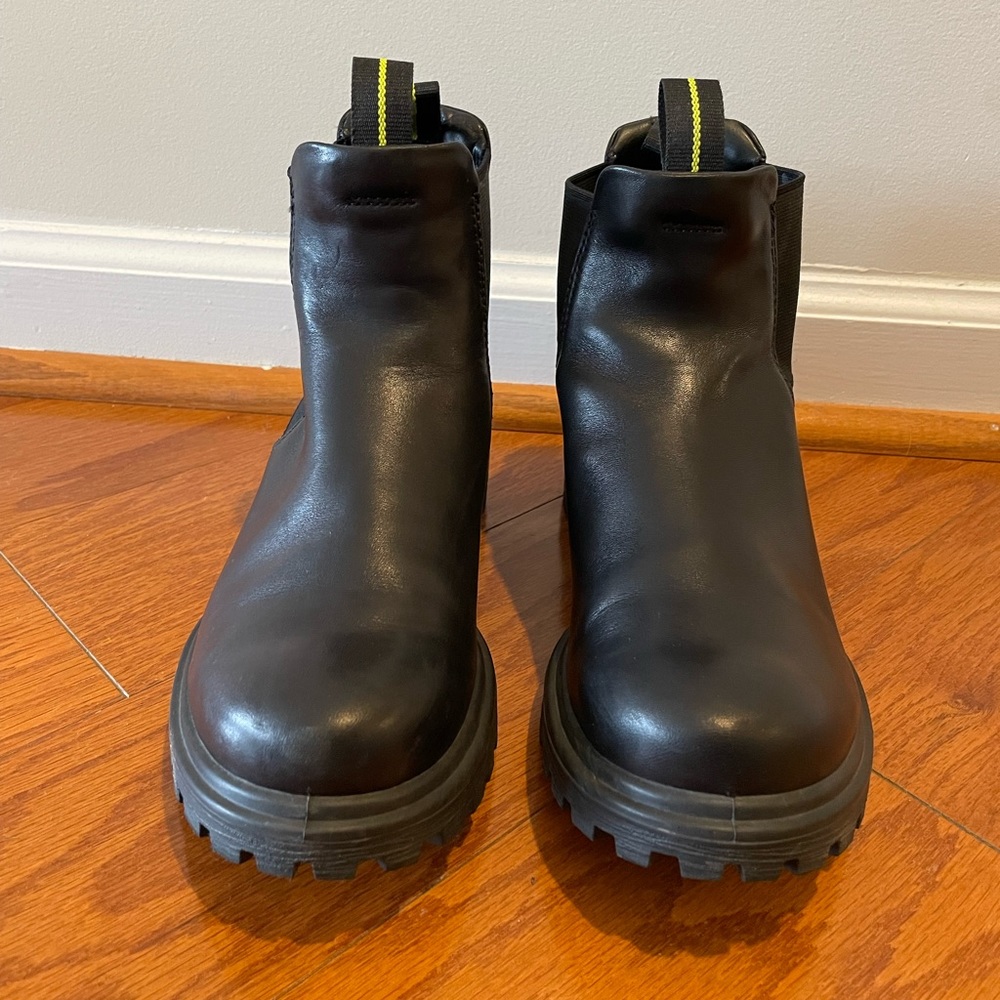 ECCO WOMEN'S CHELSEA BOOT